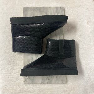 Juicy Couture O’clock Sequin Ankle Booties Size 7 Black New